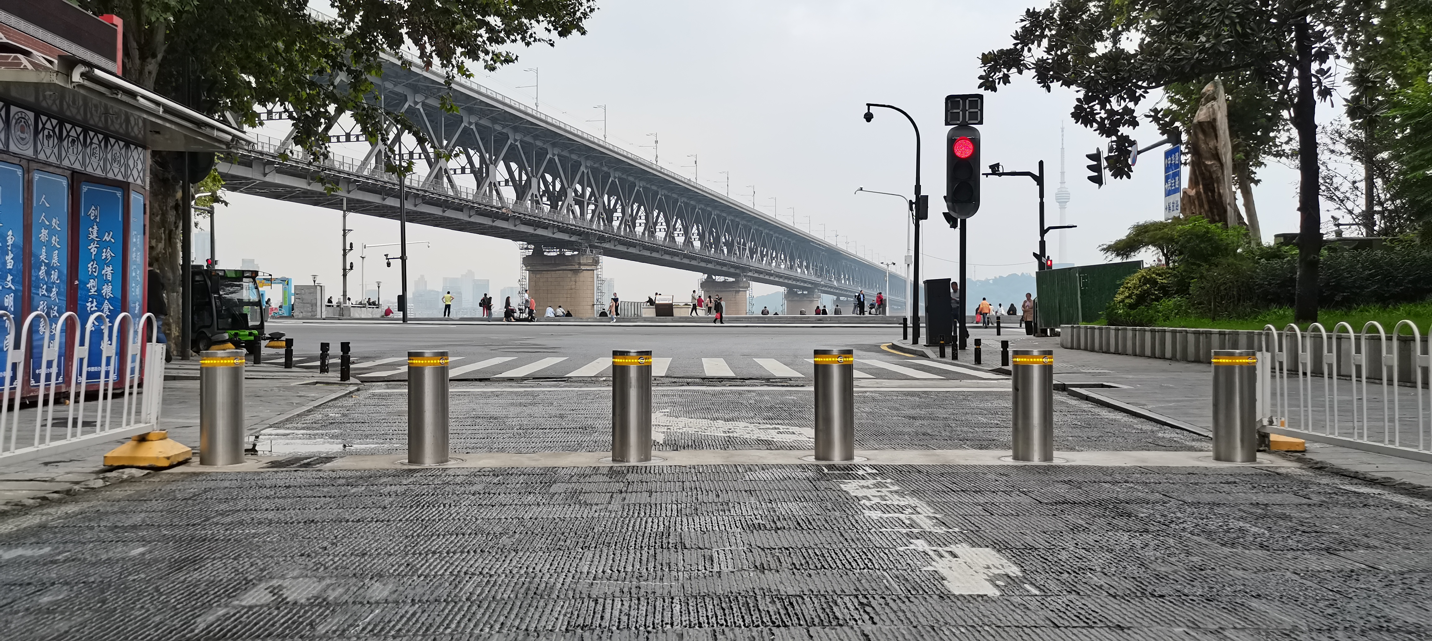 智能(néng)升降柱解決方案